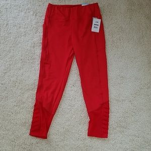 NWT 1X FIERY RED LEGGINGS BY MARIKA